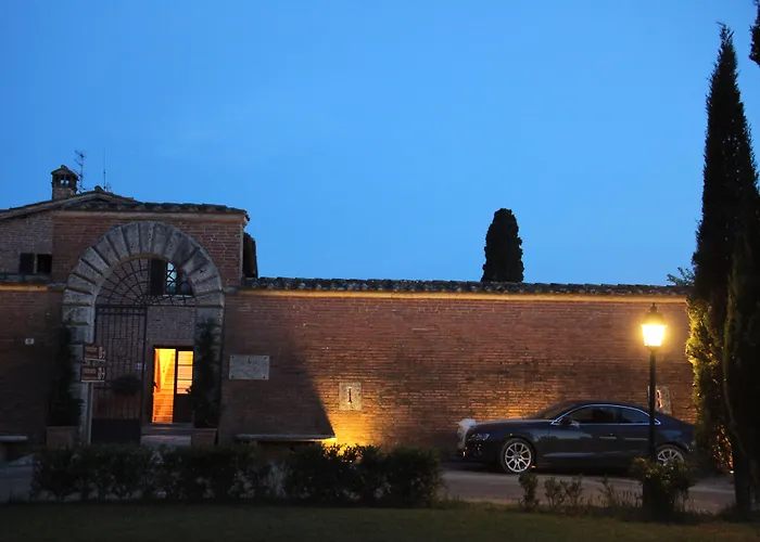 Castello Di Leonina Relais - Adults Only 4* Siena
