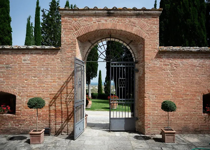 מלון Castello Di Leonina Relais - Adults Only 4*