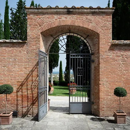 فندق Castello Di Leonina Relais - Adults Only 4*