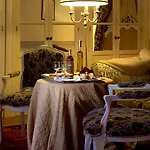 Castello Di Leonina Hotel