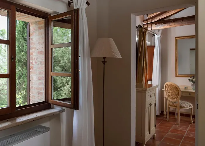 Castello Di Leonina Hotel 4*